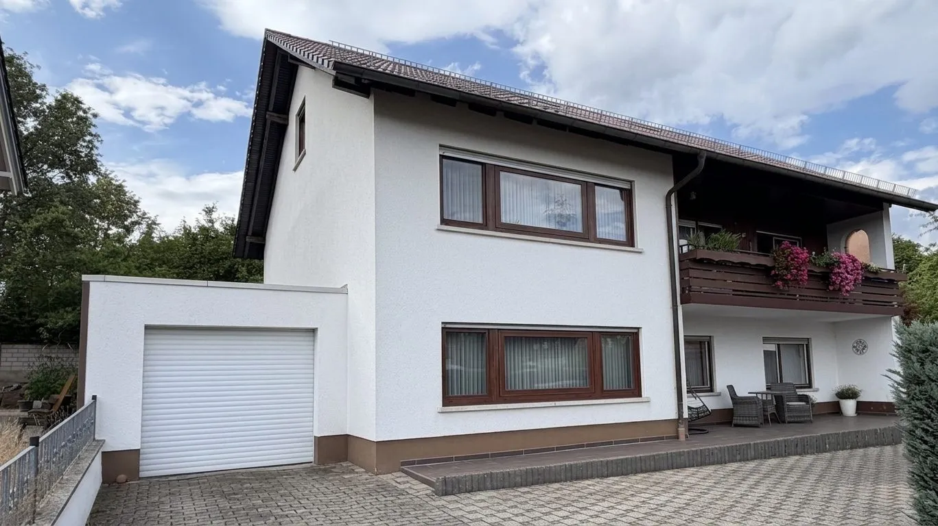 Immobilienangebot - Enkenbach-Alsenborn - Alle - Großzügiges Zweifamilienhaus mit Terrasse, Balkon und 3 Garagen