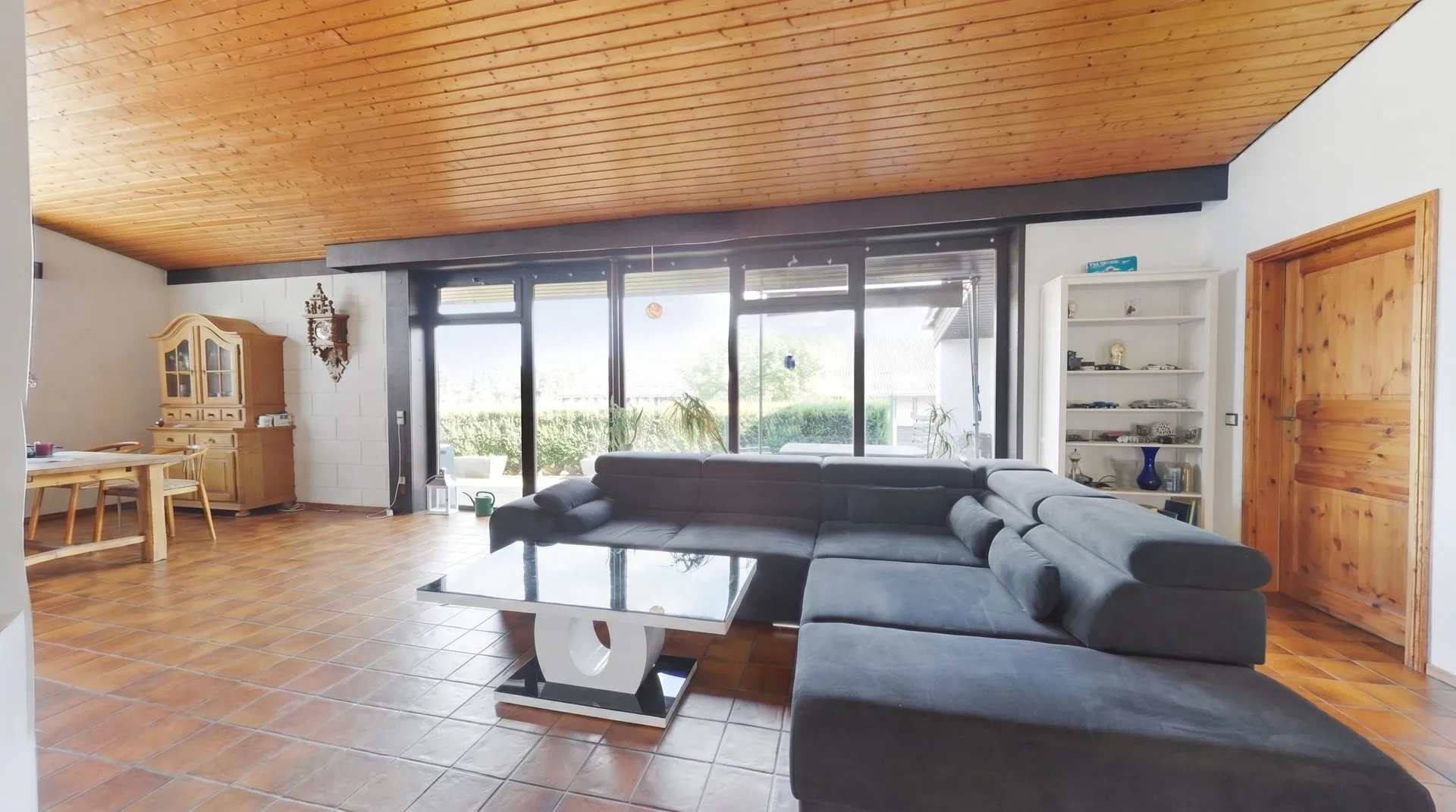 Immobilienangebot - Sippersfeld - Alle - Bungalow mit Garage und komplett eingezäuntem Grundstück