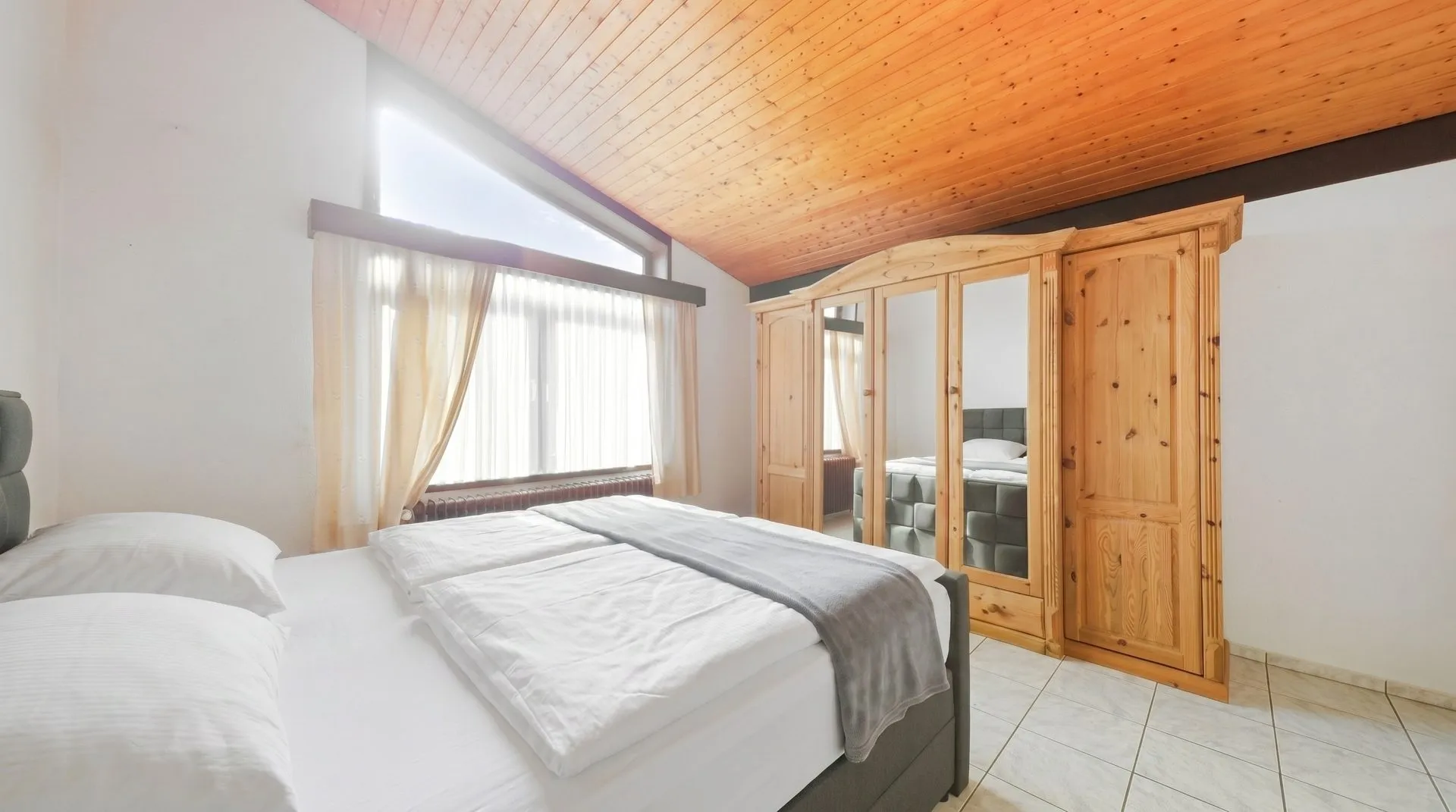 Immobilienangebot - Sippersfeld - Alle - Bungalow mit Garage und komplett eingezäuntem Grundstück