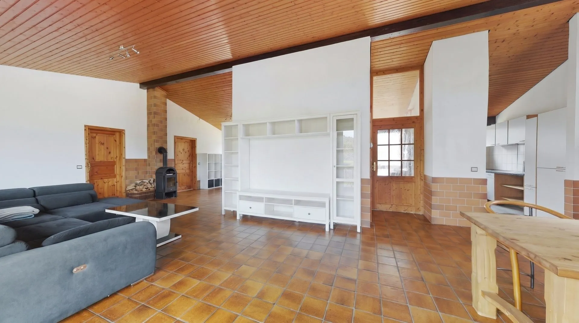 Immobilienangebot - Sippersfeld - Alle - Bungalow mit Garage und komplett eingezäuntem Grundstück