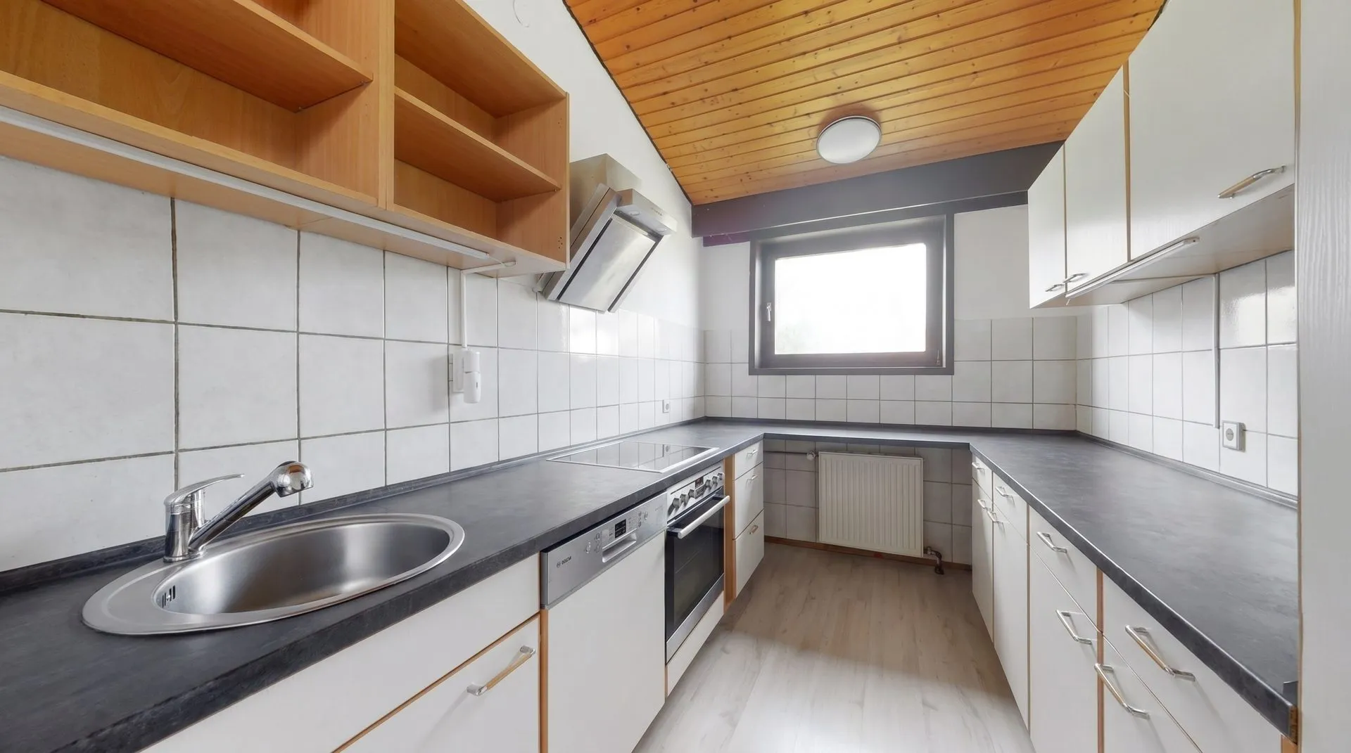 Immobilienangebot - Sippersfeld - Alle - Bungalow mit Garage und komplett eingezäuntem Grundstück