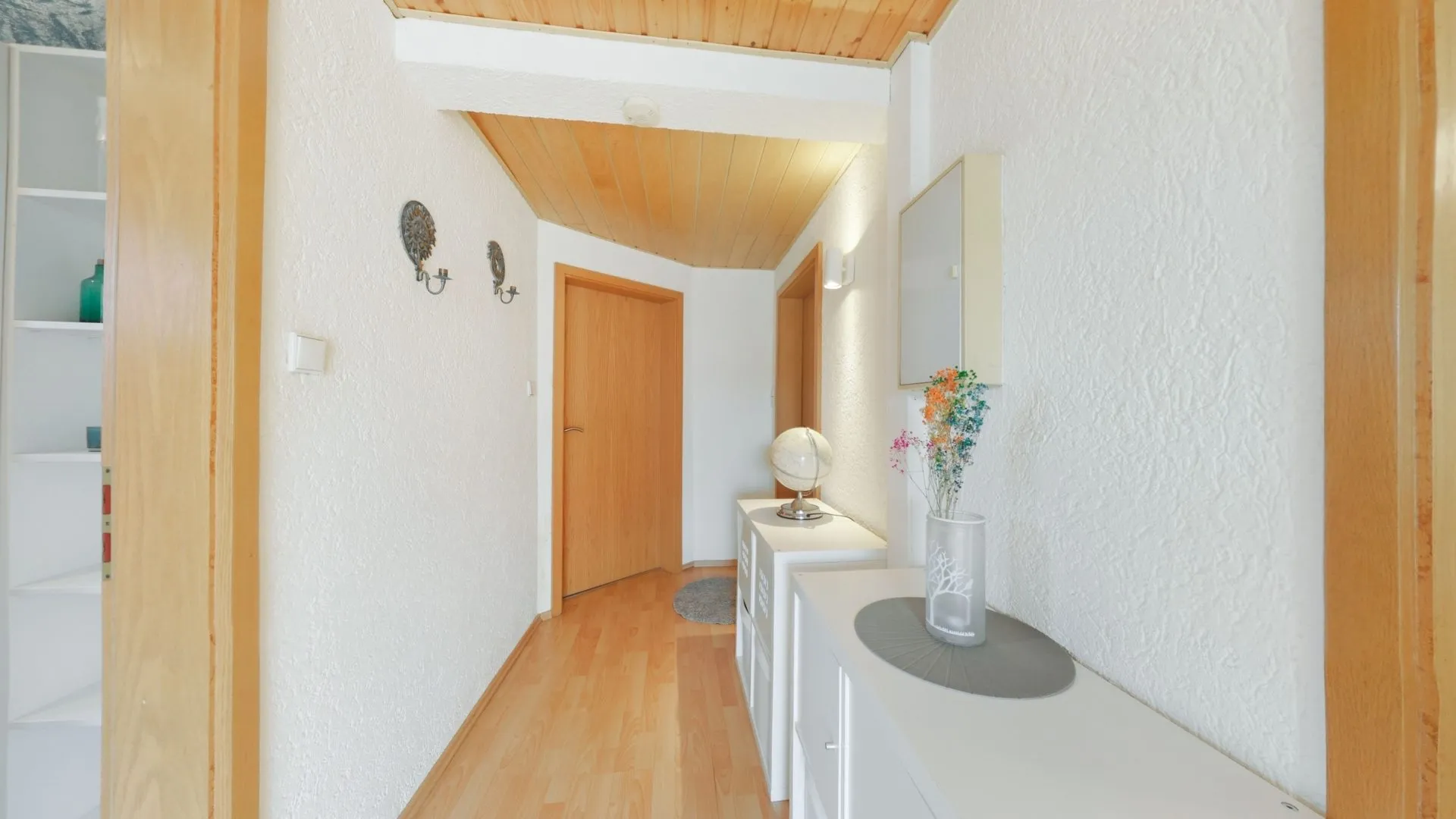 Immobilienangebot - Rodenbach - Alle - Gepflegtes Einfamilienhaus mit Doppelgarage und Garten