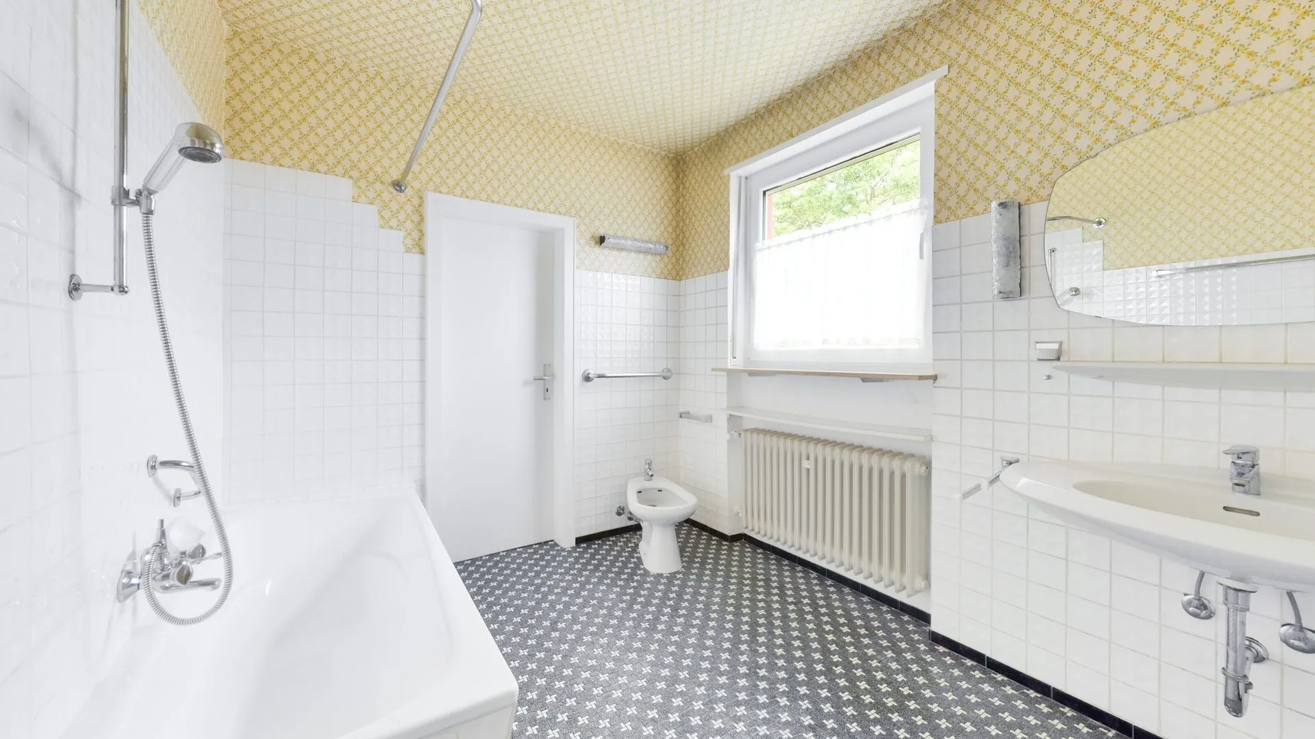 Immobilienangebot - Hochspeyer - Alle - Bungalow mit Einliegerwohnung in exponierter Lage