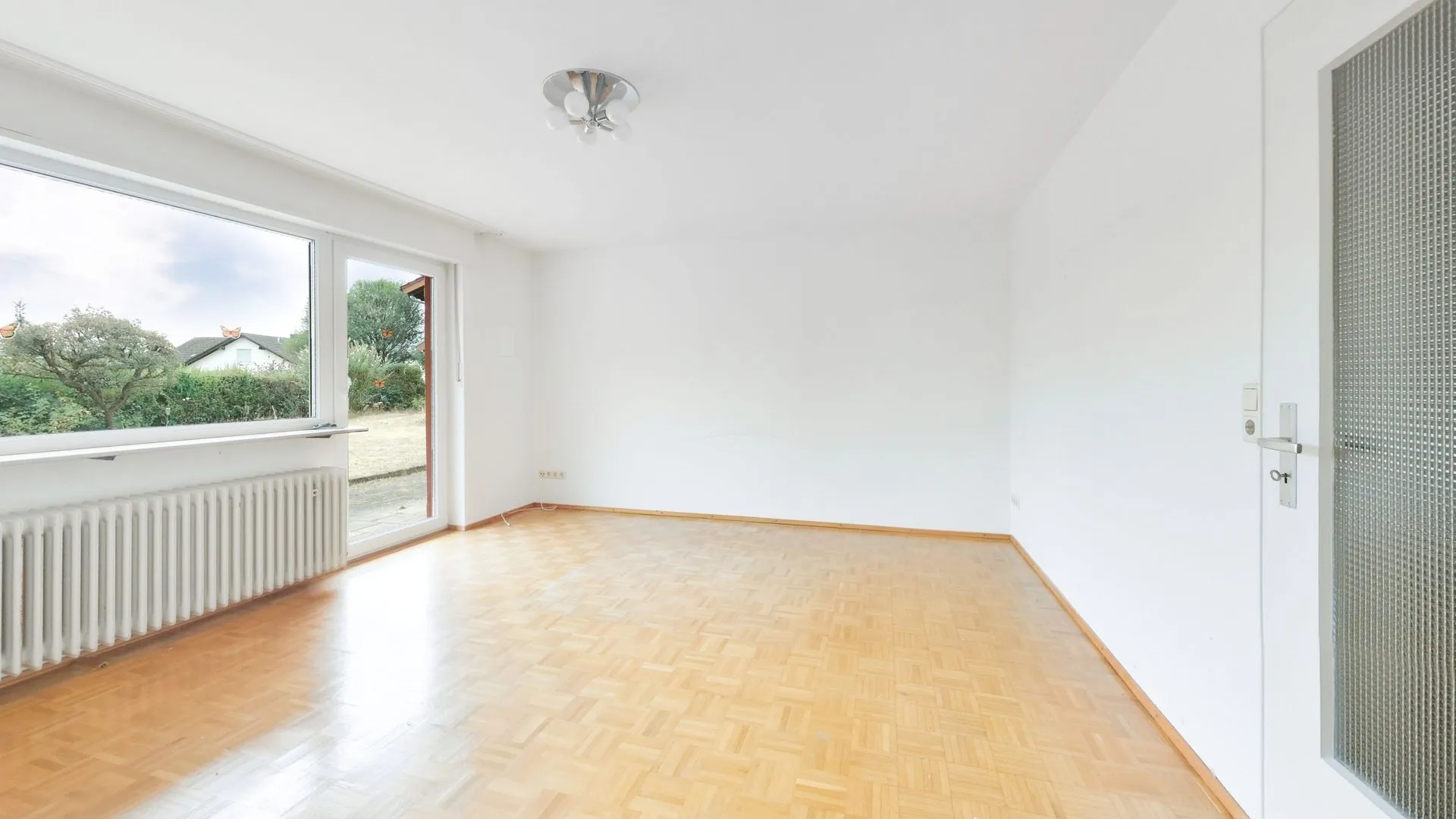 Immobilienangebot - Hochspeyer - Alle - Bungalow mit Einliegerwohnung in exponierter Lage
