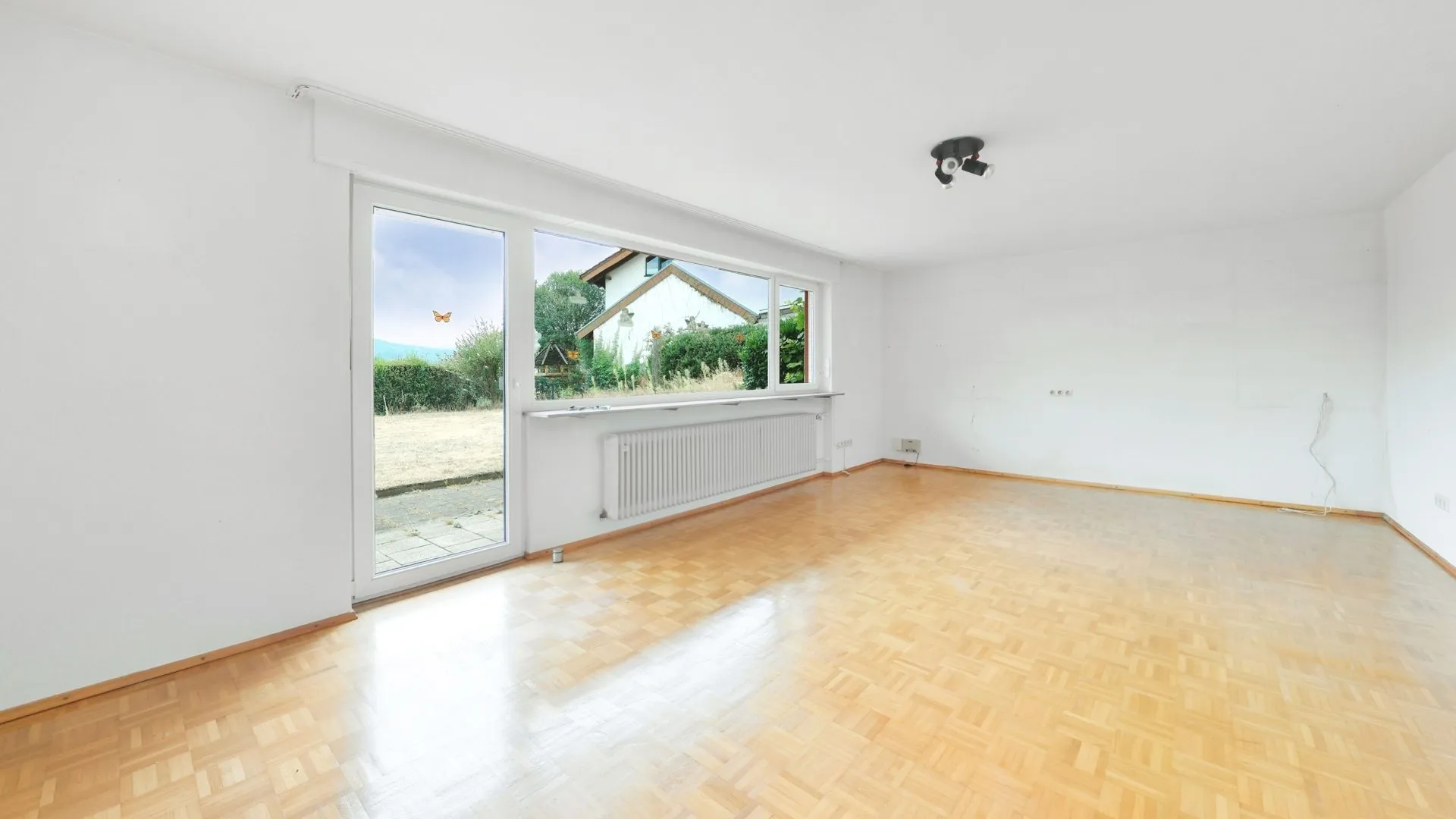 Immobilienangebot - Hochspeyer - Alle - Bungalow mit Einliegerwohnung in exponierter Lage