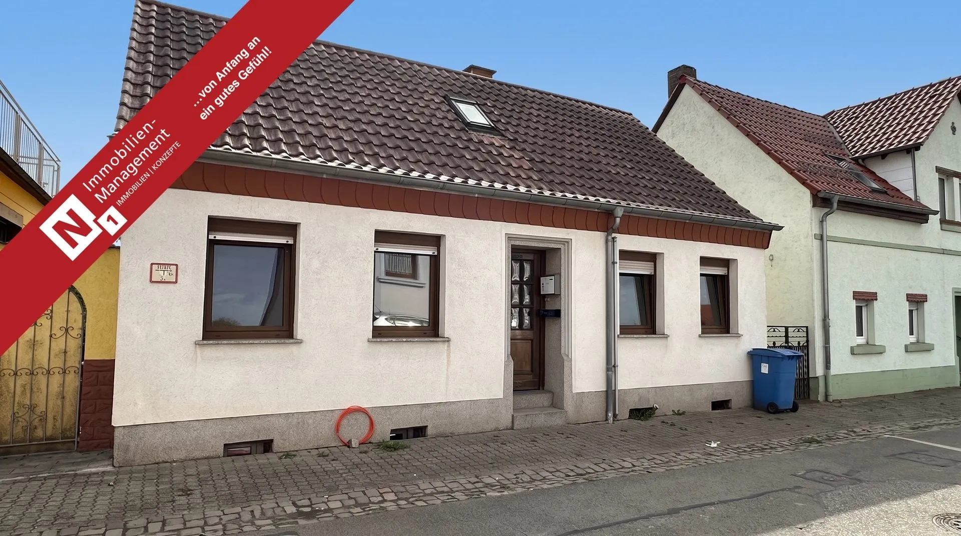 Immobilienangebot - Martinshöhe - Alle - Teilrenoviertes Reihenmittelhaus – 85 m² voller Möglichkeiten
