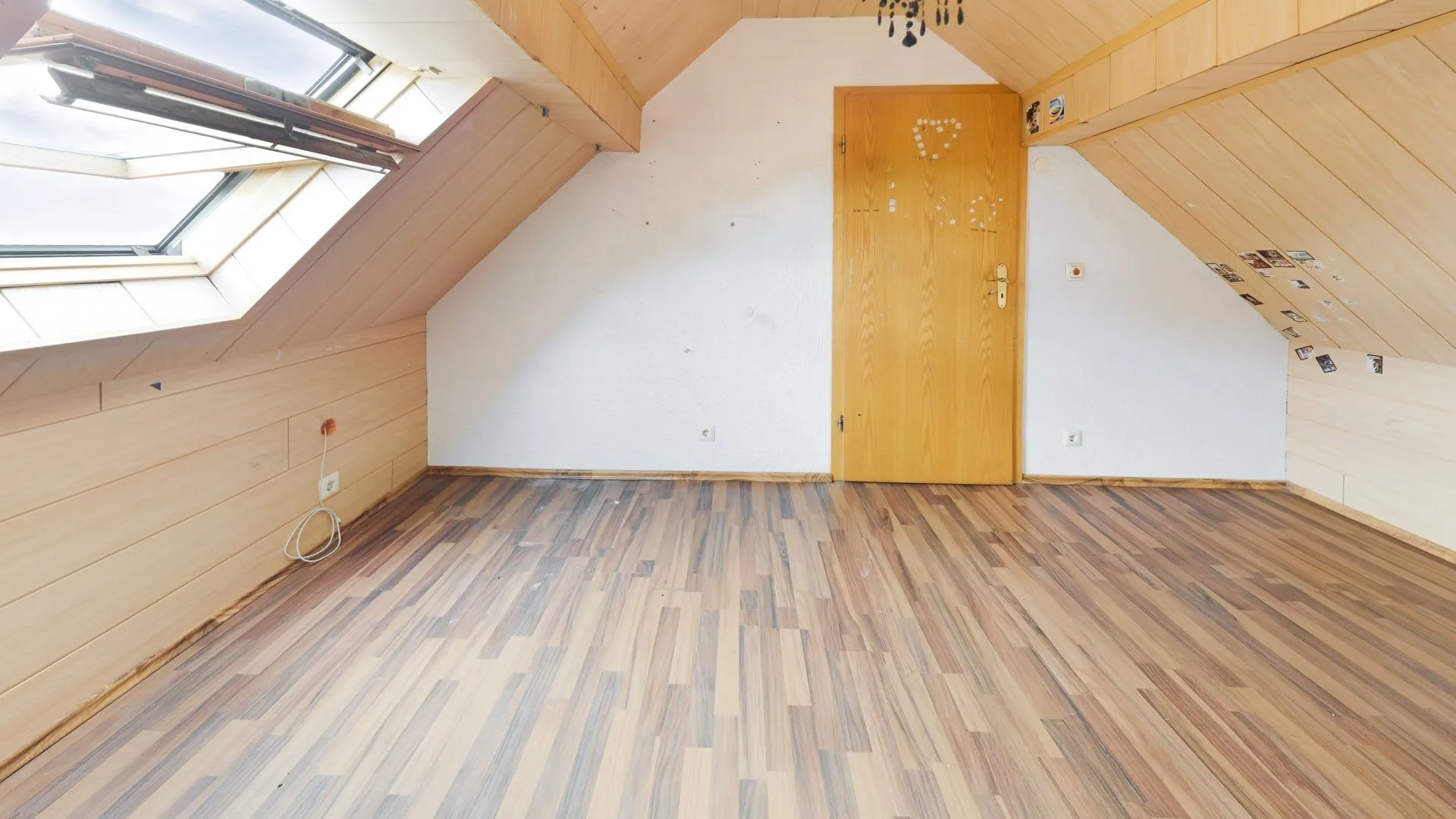 Immobilienangebot - Martinshöhe - Alle - Teilrenoviertes Reihenmittelhaus – 85 m² voller Möglichkeiten