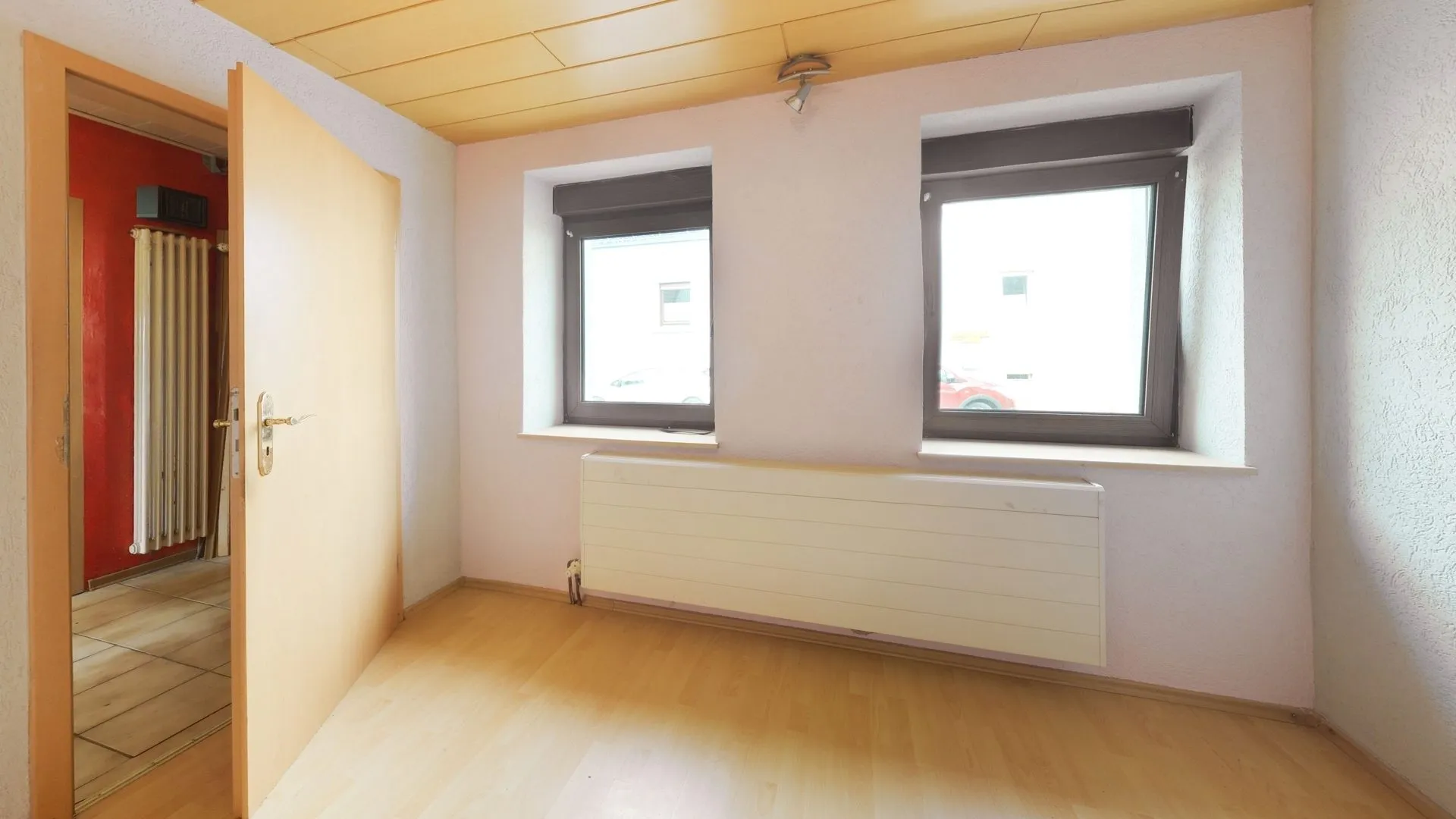 Immobilienangebot - Martinshöhe - Alle - Teilrenoviertes Reihenmittelhaus – 85 m² voller Möglichkeiten