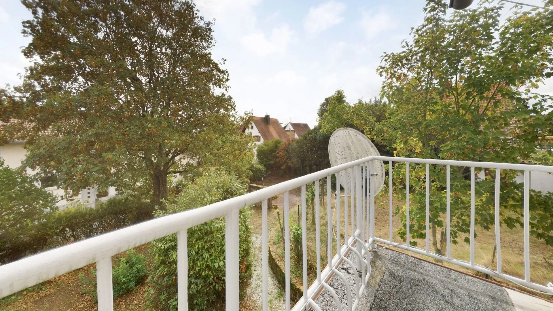 Immobilienangebot - Mehlingen - Alle - Repräsentatives Einfamilienhaus mit 2 Garagen und großzügigem Grundstück