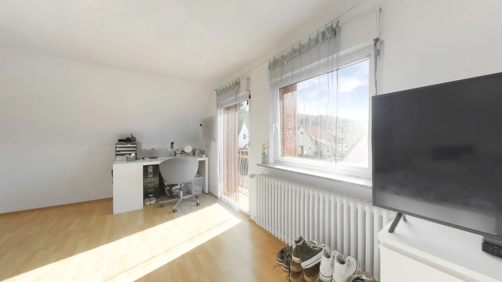 Immobilienangebot - Kaiserslautern - Alle - PROVISIONSFREI FÜR DEN KÄUFER - Freistehendes Einfamilienhaus mit Garage und Eigentumsgrundstück