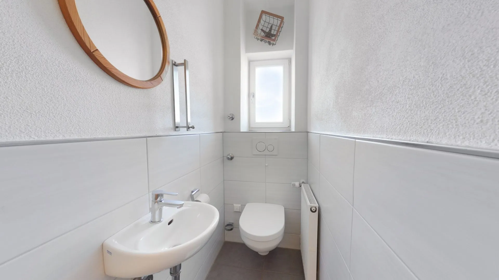 Immobilienangebot - Kaiserslautern - Alle - Charmantes Stadthaus mit  Terrasse, Balkon, zwei Garagen und 505m² großem Eigentumsgrundstück