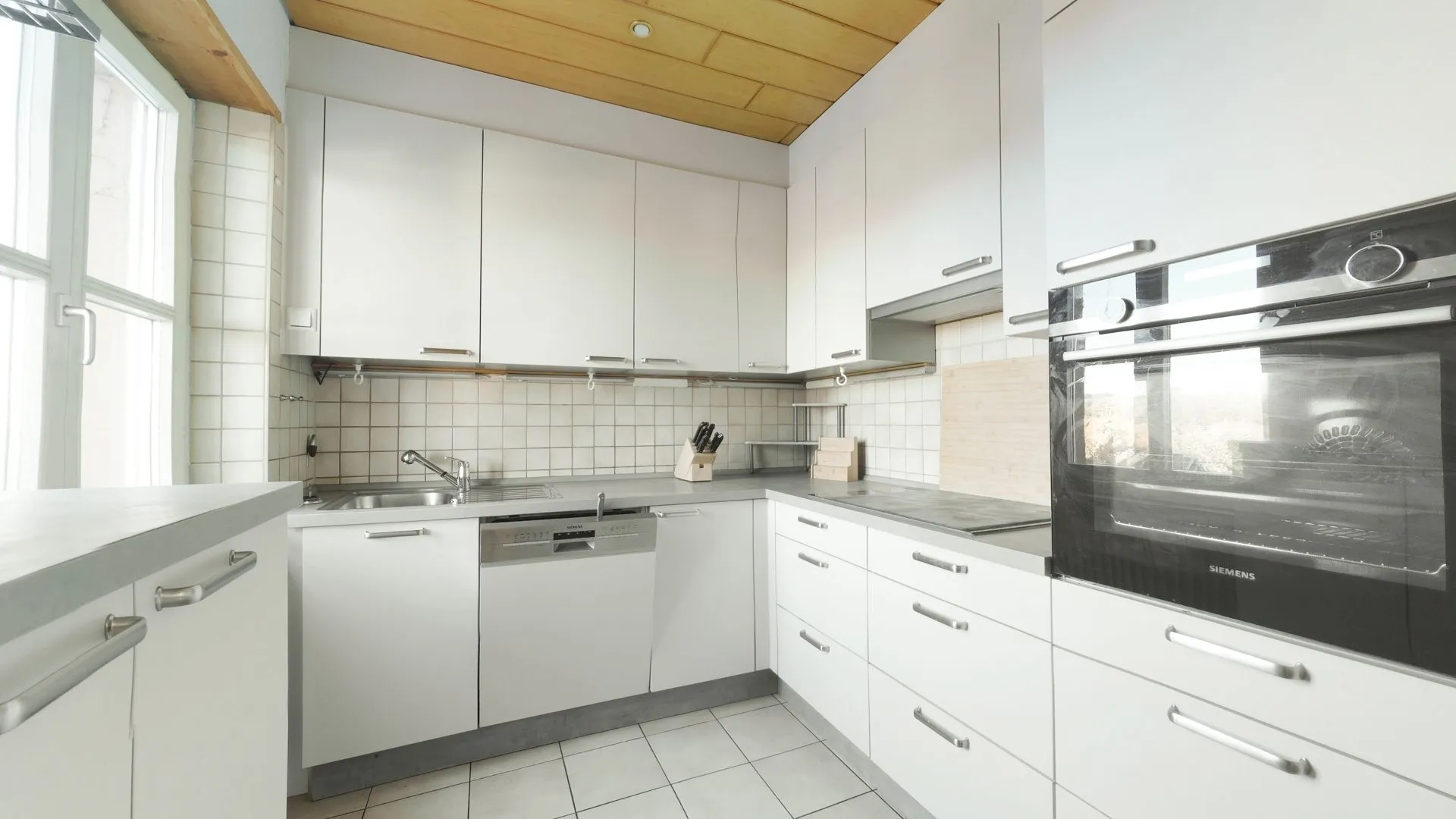 Immobilienangebot - Kaiserslautern - Alle - Charmantes Stadthaus mit  Terrasse, Balkon, zwei Garagen und 505m² großem Eigentumsgrundstück